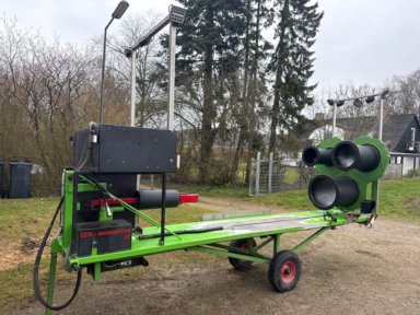 Bovlund netmaskine til juletræer / Christmas tree netting machine