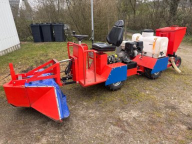 V.J.T. Knækstyret sprøjtetraktor med gødningsspreder 4WD / compact articulated sprayer tractor