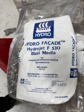 HYDRO FACADE Hydrojet F 530 – 2,5 tonn blåsemiddel / Blast Media – 100 sekker