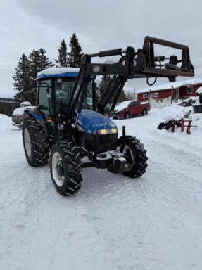 Traktor NEW HOLLAND TD90D
