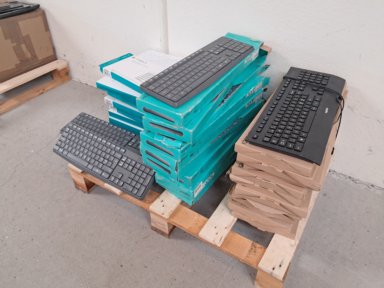 Lot med 42 stk Logitech tastaturer Ubrugte