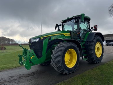 John Deere 8R 370 Traktor