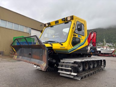 M-trac tråkkemaskin med kran