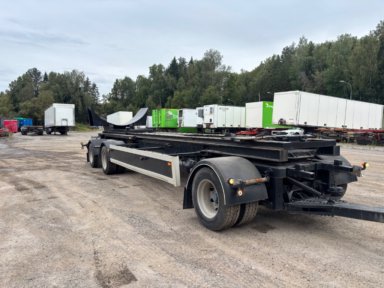 Hogstad lastväxlarsläp med tipp.