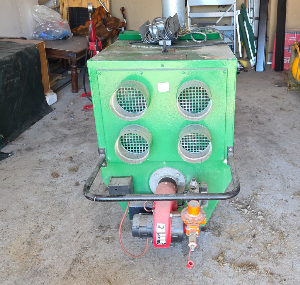 Bautas ND70 Gassfyrt varmer med 33 kg propantank