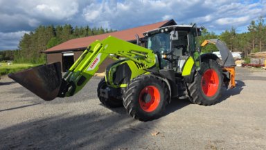 Traktor CLAAS ARION 640