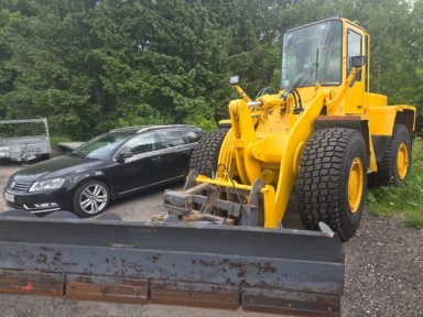KOMATSU WA 270 WHEEL LOADER 1997 MOD MED SKJÆR OG SKUFFE 4 NYE DEKK 
