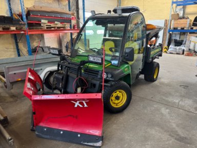 ATV John Deere 855E DSL XUV Gator 4x4 med Polar L saltspreder og sneplov
