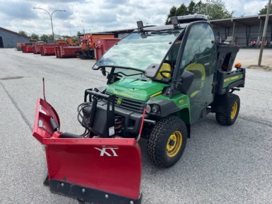ATV John Deere 855E DSL XUV Gator 4x4 med Polar L saltspreder og 6,6" elektrisk sneskraber i front