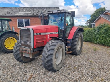 Traktor Massey Ferguson 8140 4WD