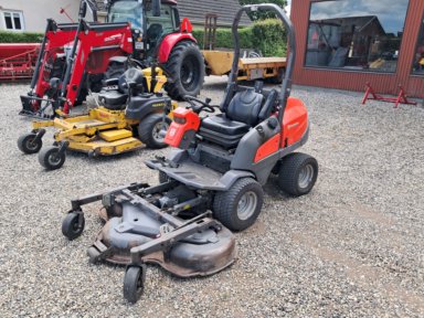 Plæne- og parkmaskiner Husqvarna P525D Professionel frontklipper