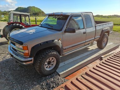 CHEVROLET 2500 4X4 LS