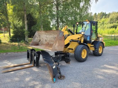 Hjullastare Caterpillar 908H2 , skopa , snöplog , gafflar 