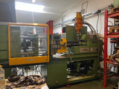 Demag D150-452 NC  III-P  Formsprutningsmaskiner kompletta två styck Injection molding machine complete two pieces