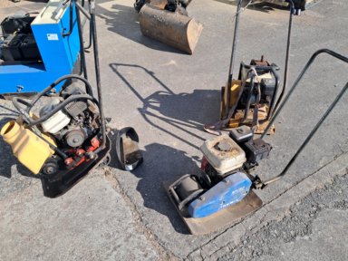 Lot med 3 defekte pladevibratorer - Dynapac, Tremix og Shatal