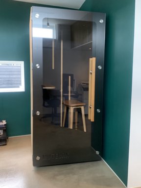 Mutebox One / Mødeboks / Telefonboks