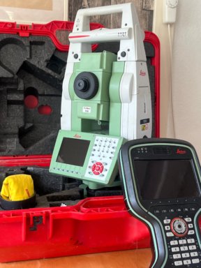 Leica  TS15 Totalstation with Field Controller CS20