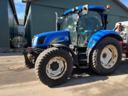 New Holland T6020  4WD Zuidberg frontlift og PTO.