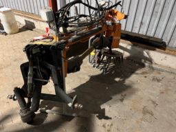 Ukrudtsbørste Nesbo UK 625 MDS Med A-ramme til montering på traktor.