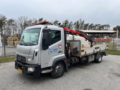 RENAULT D-serie D 7.5 180 lastbil med FASSI F32 kran.