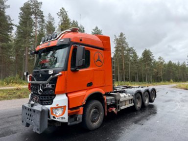 Lastväxlare Mercedes Arocs Tridem  Plogutrustad med underbett