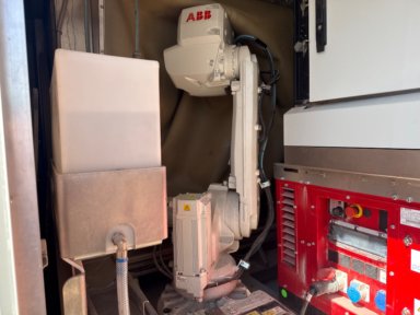 ABB IRB 2600/165 robot-arm med skæreværktøj / Industrial robot and cutting booth