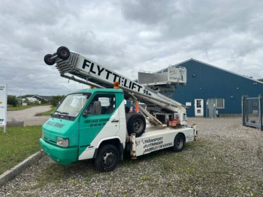 Nissan med 29 meter flytte lift