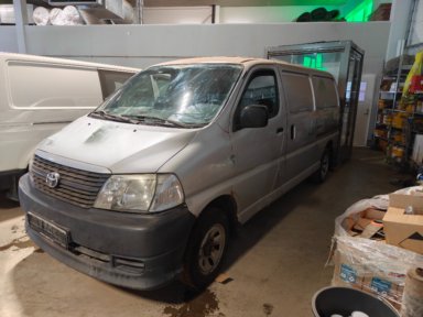 TOYOTA HIACE D4D 4 WD