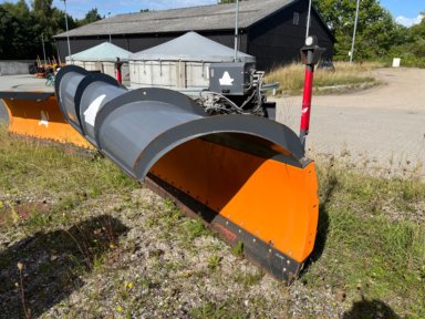 Lastvognssneplov med dobbeltskær og udkast. Assaloni Ciletta A90.35D