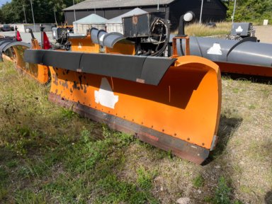  Lastvognssneplov med dobbeltskær. Assaloni  Ciletta. LM 35