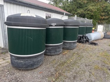 8 underjordiske affaldscontainere (molokker)