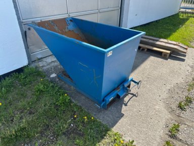 Tip container