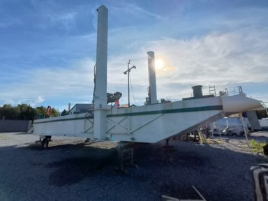 Thurö 3 – Steel Work Barge with Hydraulic Ramp and Spud Legs