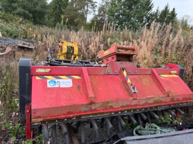 Feieutstyr RF-System AB     Hydraulisk feiekost / feievals