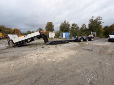Dammhenger / Styring på alle tre aksler samt tvangsstyring / Hydraulisk utbredning / Utrekkbar konstruksjon
