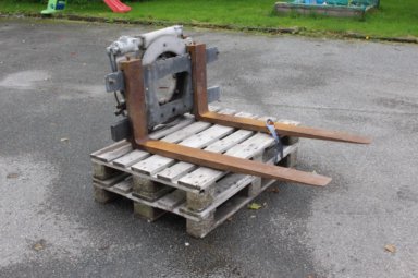 E.L.M. Kragelund 2RE 2236 F hydraulisk 360° rotator med gafler – 2200 kg