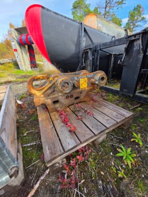 Gravemaskin Gjerstad  hurtigfeste 