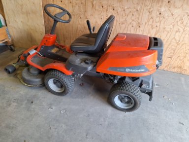 Åkgräsklippare Husqvarna R13C med 105 cm klippbord.