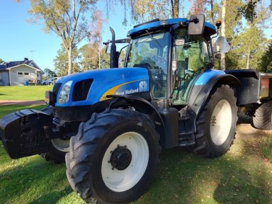 Traktor New Holland TS135-A