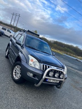 TOYOTA LAND CRUISER GX PERSONBIL 7-SETER