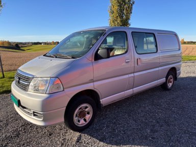 Varebil TOYOTA HIACE 4WD