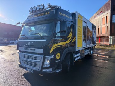 Asfaltlagbil Volvo FM330