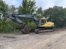 Volvo EC240LC Gravemaskine
