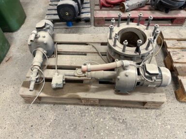 Pumper og flangse