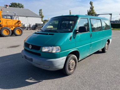 Minibus 9 personers VOLKSWAGEN CARAVELLE 2,5 Benzin