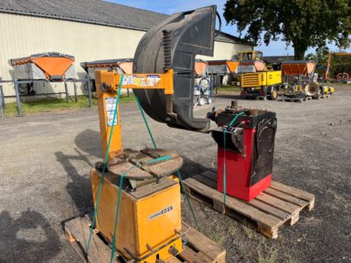 Dækmaskiner SCHENCK  og  FACOM