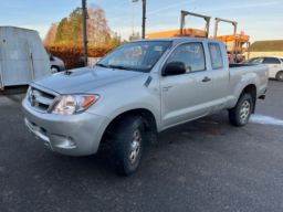 TOYOTA HILUX 2,5 D-4D EX.CAB 4 WD