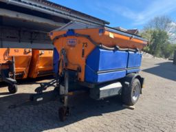 Nido Stratos AESN-350 B17KR-21 bugseret saltspreder.