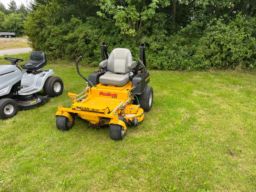 Plæne- og parkmaskiner HUSTLER 932483CE  Fast trak SD - Zerro turn Plænetraktor Zerro Turn