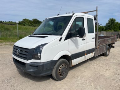 VW CRAFTER 2,0 TDI Mandskabsvogn med HMF 50 ladkran.